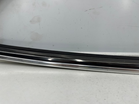 Listwa Mercedes CLK I 1 W208 C208 coupe 97-02r. prawa tylna nakładka zewnętrzna ozdobna szyby bocznej karoseryjnej chrom