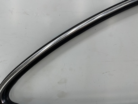 Listwa Mercedes CLK I 1 W208 C208 coupe 97-02r. prawa tylna nakładka zewnętrzna ozdobna szyby bocznej karoseryjnej chrom