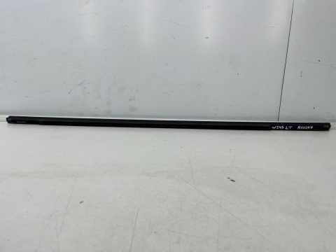 Listwa Mercedes W246 B-klasa zgarniająca zewnętrzna nakładka drzwi lewych tylnych 11-18r. chrom a2467350182