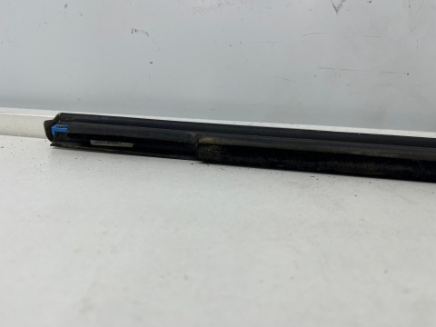 Listwa Mercedes W246 B-klasa zgarniająca zewnętrzna nakładka drzwi lewych tylnych 11-18r. chrom a2467350182