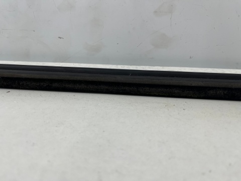 Listwa Mercedes W246 B-klasa zgarniająca zewnętrzna nakładka drzwi lewych tylnych 11-18r. chrom a2467350182