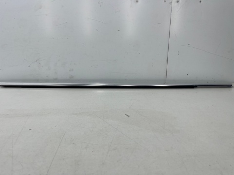 Listwa Mercedes W246 B-klasa zgarniająca zewnętrzna nakładka drzwi lewych tylnych 11-18r. chrom a2467350182
