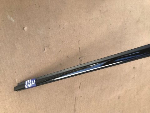 Listwa BMW E93 CABRIO COUPE nakładka zgarniająca szyby drzwi lewa przednia ozdobna czarna ShadowLine 7119080 7119079