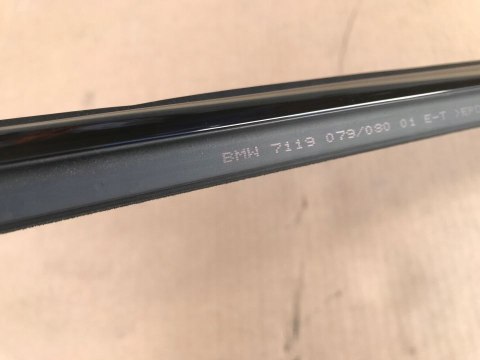 Listwa BMW E93 CABRIO COUPE nakładka zgarniająca szyby drzwi lewa przednia ozdobna czarna ShadowLine 7119080 7119079