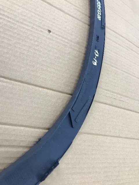 Listwa Mercedes GLA I X156 nakładka rant nadkola błotnika prawa tylna 2013-2019r. A1568851200