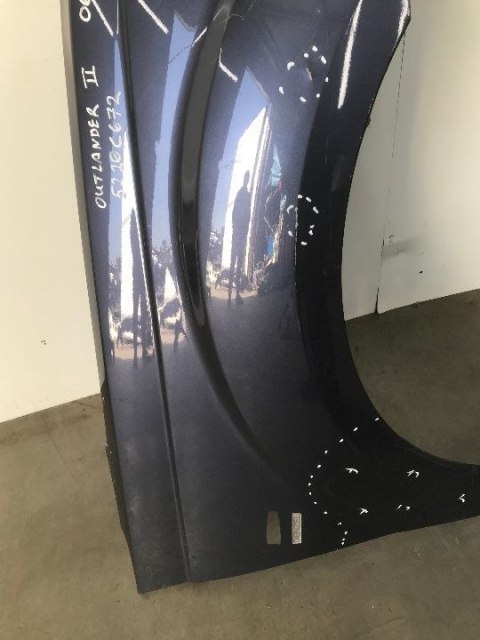 Błotnik Mitsubishi Outlander 2 II prawy przedni przedlift 2006-2010r.