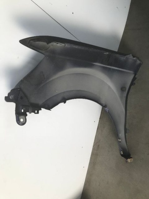 Błotnik Mitsubishi Outlander 2 II prawy przedni przedlift 2006-2010r.