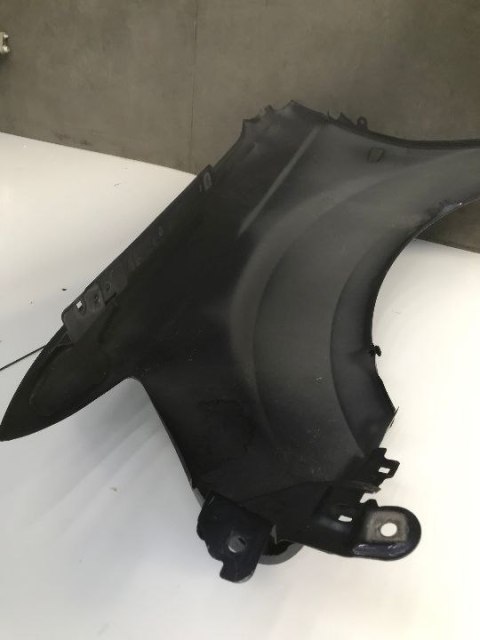 Błotnik Mitsubishi Outlander 2 II prawy przedni przedlift 2006-2010r.