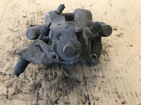 Zacisk hamulcowy Citroen c3 02-09 lewy tylny