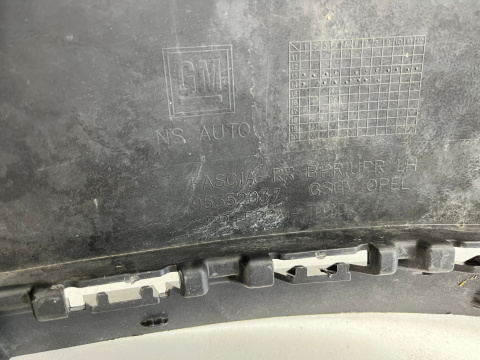Zderzak tylny Opel Mokka A 12-16r. przedlift oryginalny narożnik nakładka lewa zderzaka 95352037