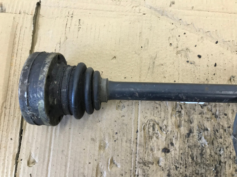 Zwrotnica Maserati 4200 GT GranSport Coupe Spyder piasta półoś prawa przednia 01-07r. 184540 189337