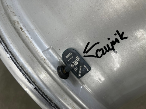 Felga Opel Insignia B 8,5x18 ET49 5x115 Aluminiowe z czujnikiem OP00121