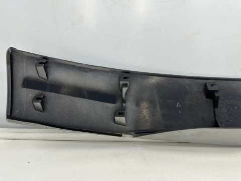 Listwa Mitsubishi Eclipse Cross 18-21r. przedlift blenda nakładka klapy bagażnika 5817A275ZZ