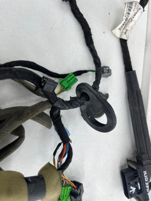 Wiązka Volvo XC60 I 08-17r. instalacja przewodów drzwi przednich lewych kierowcy 31374729