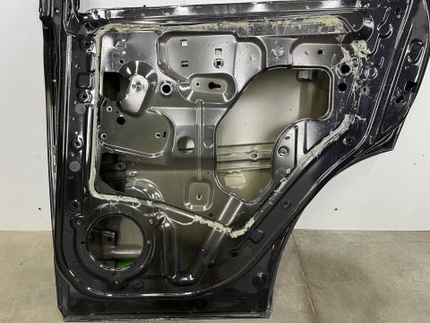 Drzwi Nissan Qashqai 1 I J10 06-13r. prawe tylne prawy tył