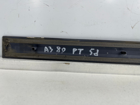 Listwa Audi A3 8P Sportback 5d 03-13r. nakładka drzwi boczna prawa tylna 8p4853964b kolor Ly9b