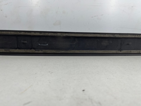 Listwa Opel Zafira B prawa przednia nakładka drzwi 2005-2014r. 13137773