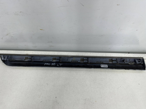 Listwa Vw Passat B8 sedan kombi lewa tylna nakładka drzwi dolna chrom 2014-2022r. 3g0854949