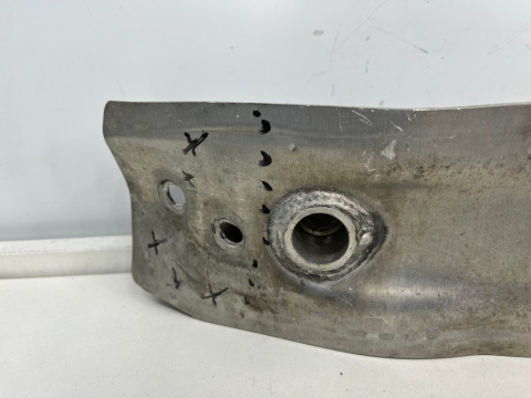 Belka zderzaka Audi A4 B9 8w0 15-23r. przednie wzmocnienie 8w0807113