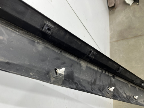 Nakładka progu Opel Crossland X 17r.- prawa listwa próg zewnętrzny 13482064