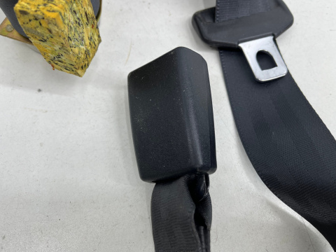 Pas bezpieczeństwa Lexus IS I is250 is200 is300 1998-2005r. SEDAN środkowy tylny 7e9110