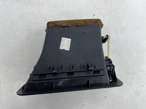 Kratka nawiewu Peugeot 807 Citroen C8 Fiat Ulysse Lancia Phedra nadmuchu deski wnętrza lewa 1484109077