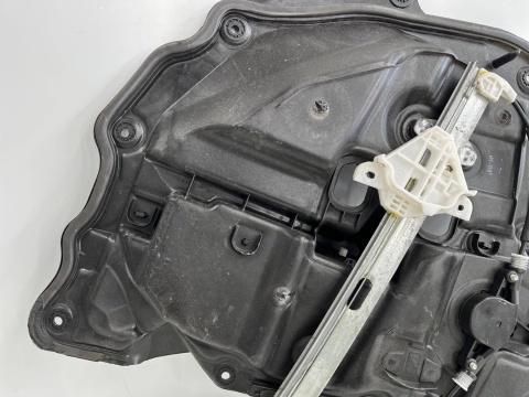 Podnośnik szyb Mazda CX5 I 12-17r. lewy przedni silniczek mechanizm 6pin kd535997x d6515958x