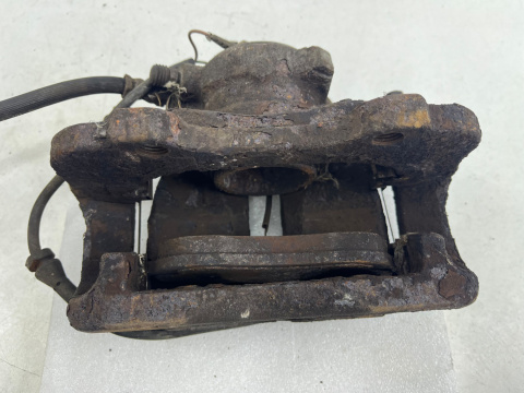 Zacisk hamulcowy Peugeot 807 Citroen C8 Fiat Ulysse Lancia Phedra lewy przedni jarzmo 02-14r.